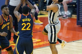 LOL电竞直播 - 黄蜂夺得夏联冠军 