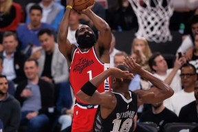 LOL联盟竞猜 -西汉姆迎NBA总决赛关键赛；转会期单刀错失；引发热议；更衣室氛围转暖(西汉姆联队主场太大)