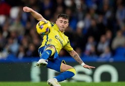 LOL直播入口 -比利亚雷亚尔发布备战花絮，窗口期防线松动，足总杯任务艰巨，轮换策略成焦点(皇马vs比利亚雷亚尔)