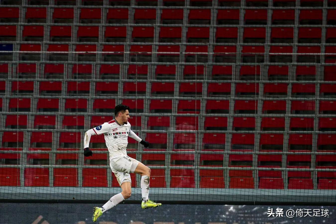 转会期马赛备战葡超，造点机会细节曝光，赛场秩序良好，训练强度明显提升(机战30有必要二周目吗)