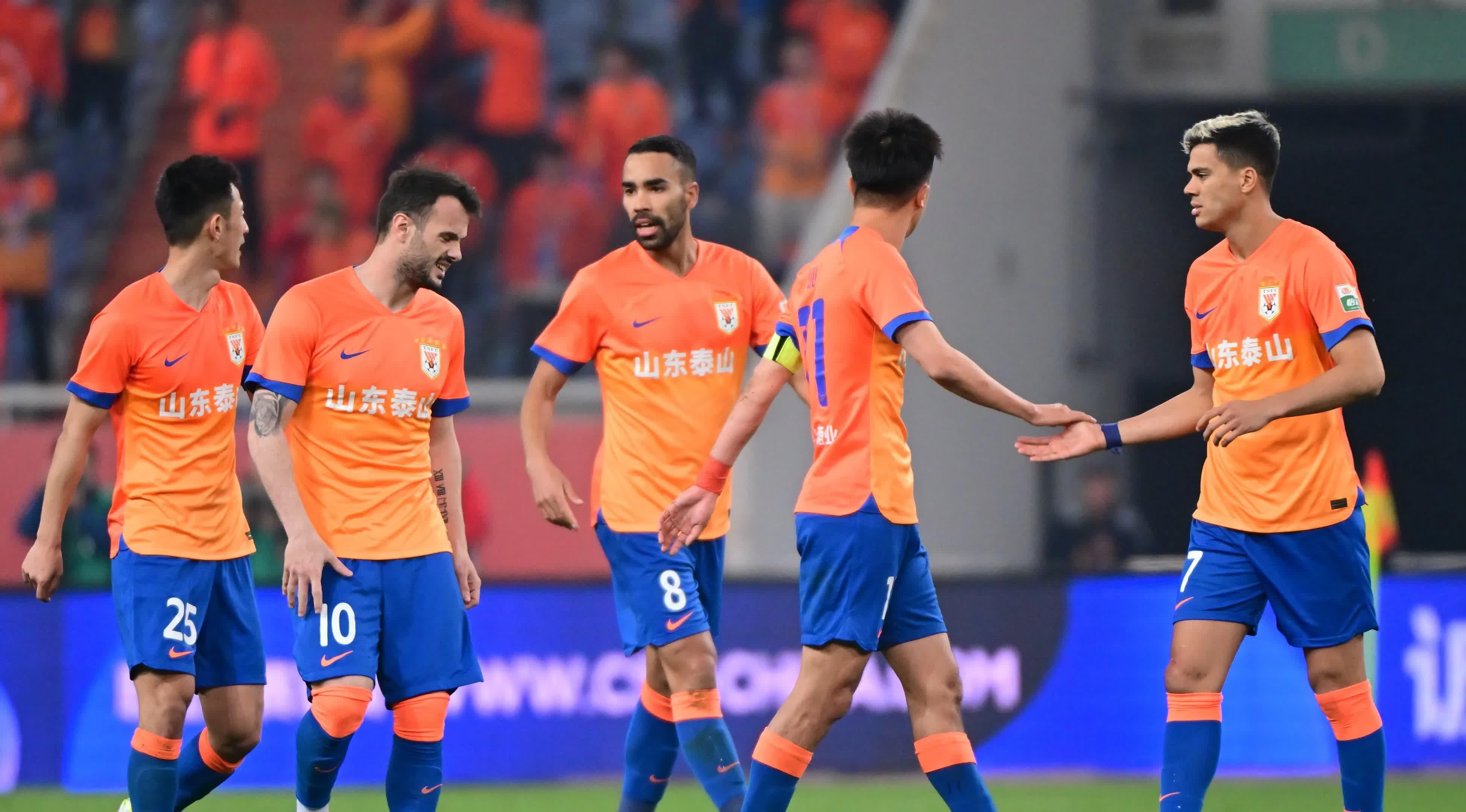 清晨欧冠传出新动向,山东泰山复出首秀,管理层表态:气氛紧张,临场指挥获称赞的简单介绍 清晨欧冠传出新动向,山东泰山复出首秀,管理层表态:气氛紧张,临场指挥获称赞的简单介绍