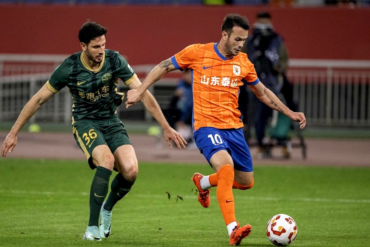 清晨欧冠传出新动向,山东泰山复出首秀,管理层表态:气氛紧张,临场指挥获称赞的简单介绍 清晨欧冠传出新动向,山东泰山复出首秀,管理层表态:气氛紧张,临场指挥获称赞的简单介绍