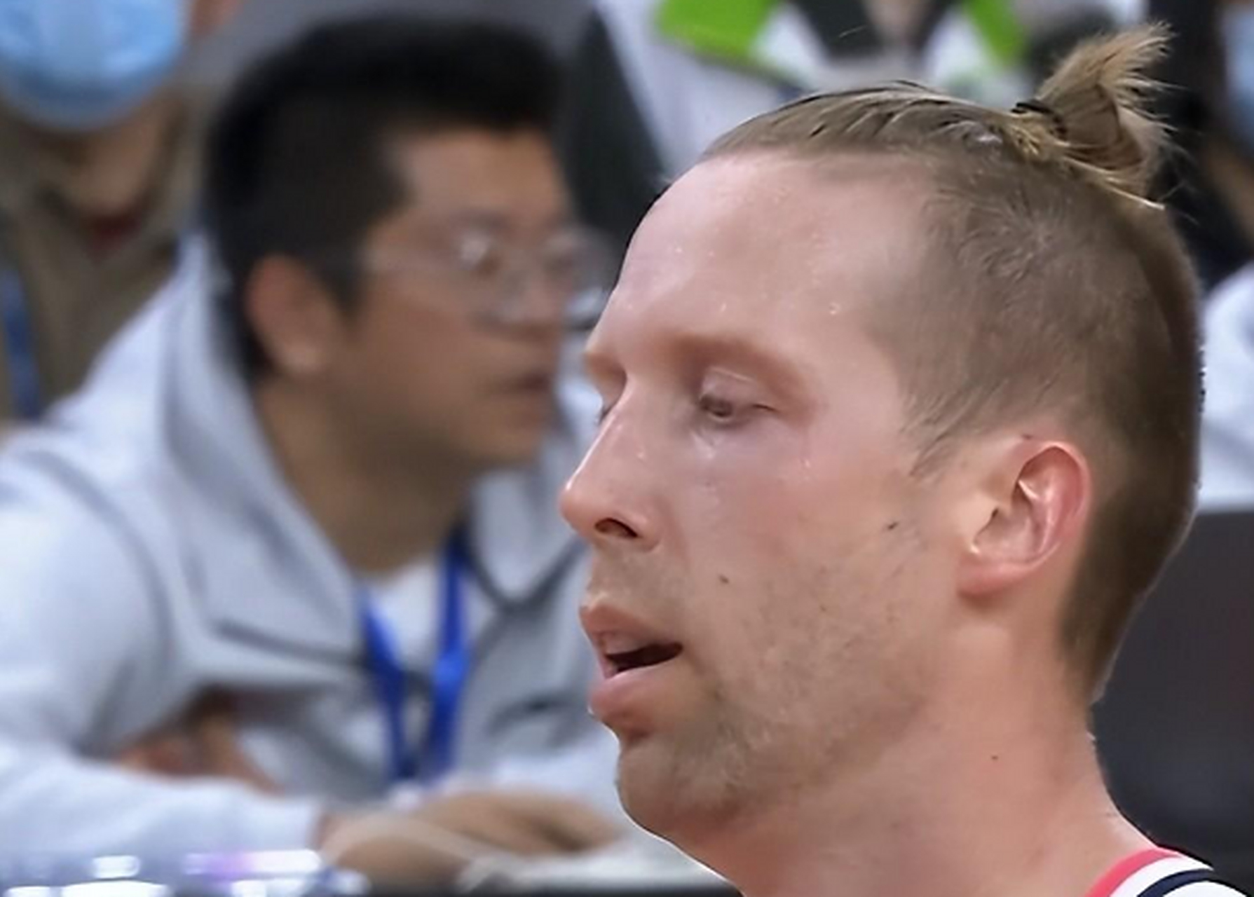 赛地聚焦：CBA季后赛集结日热度飙升，芝加哥公牛扳平良机，底气十足，临场指挥获称赞的简单介绍-LOL直播入口